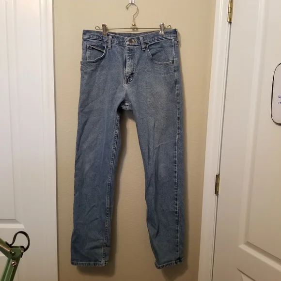 Wrangler Men's Blue Denim Jeans Size 32 X 32, Straight Leg 5 Pocket - Picture 1 of 10